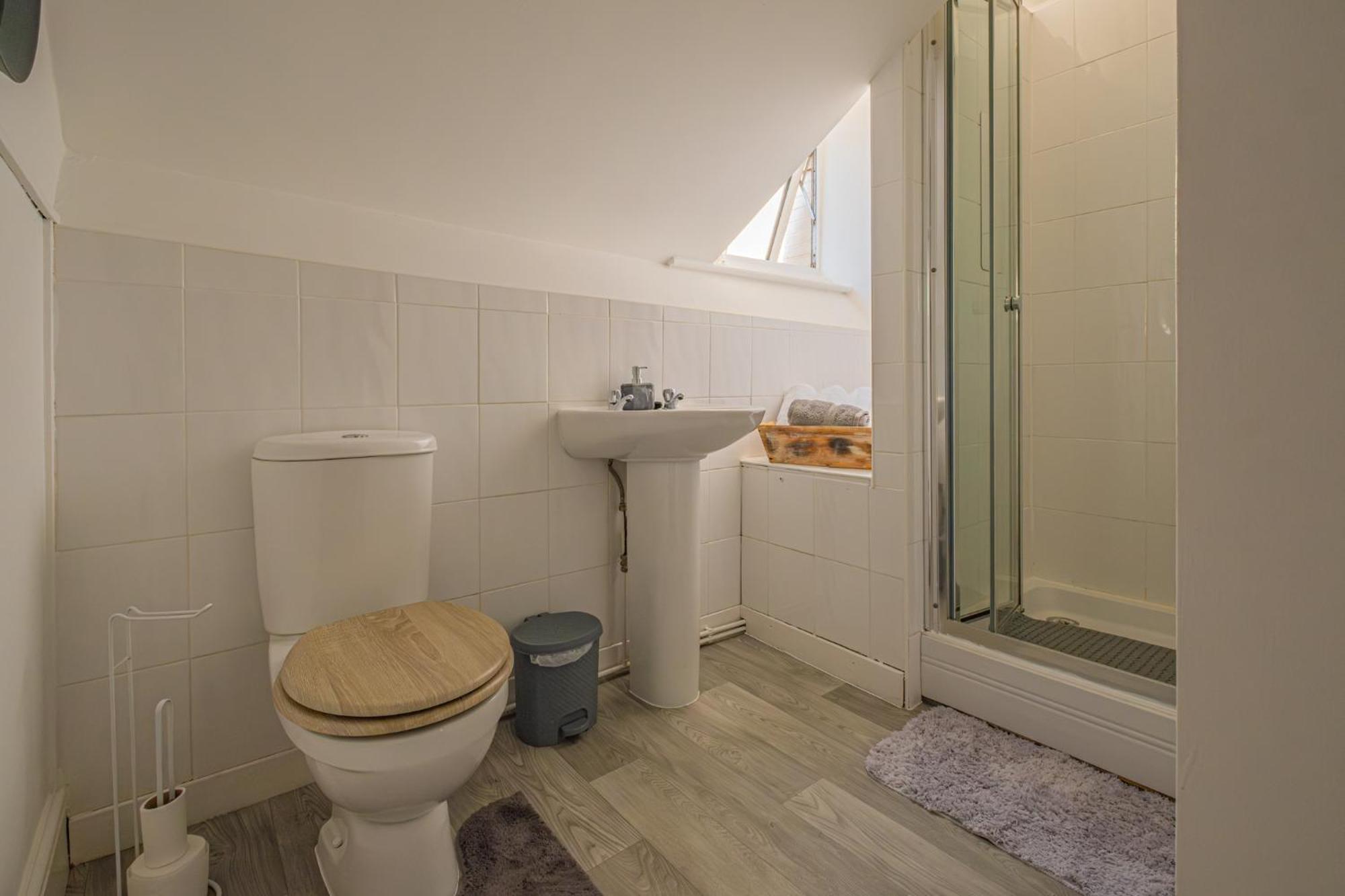 Castleview Coastal Comfort With 2 Parking Spaces Oystermouth Exterior foto