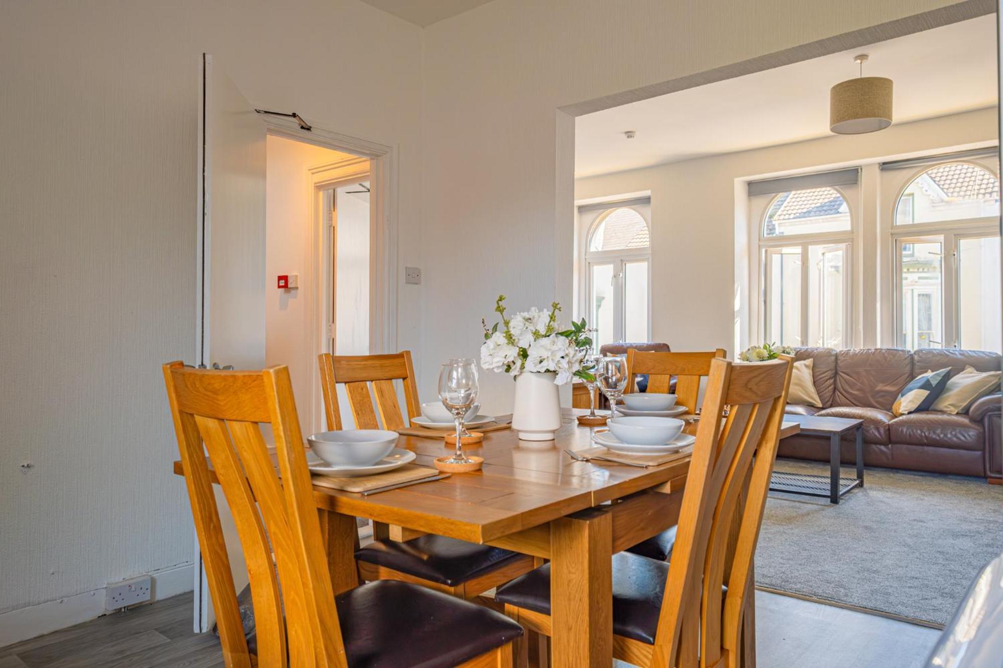 Castleview Coastal Comfort With 2 Parking Spaces Oystermouth Exterior foto