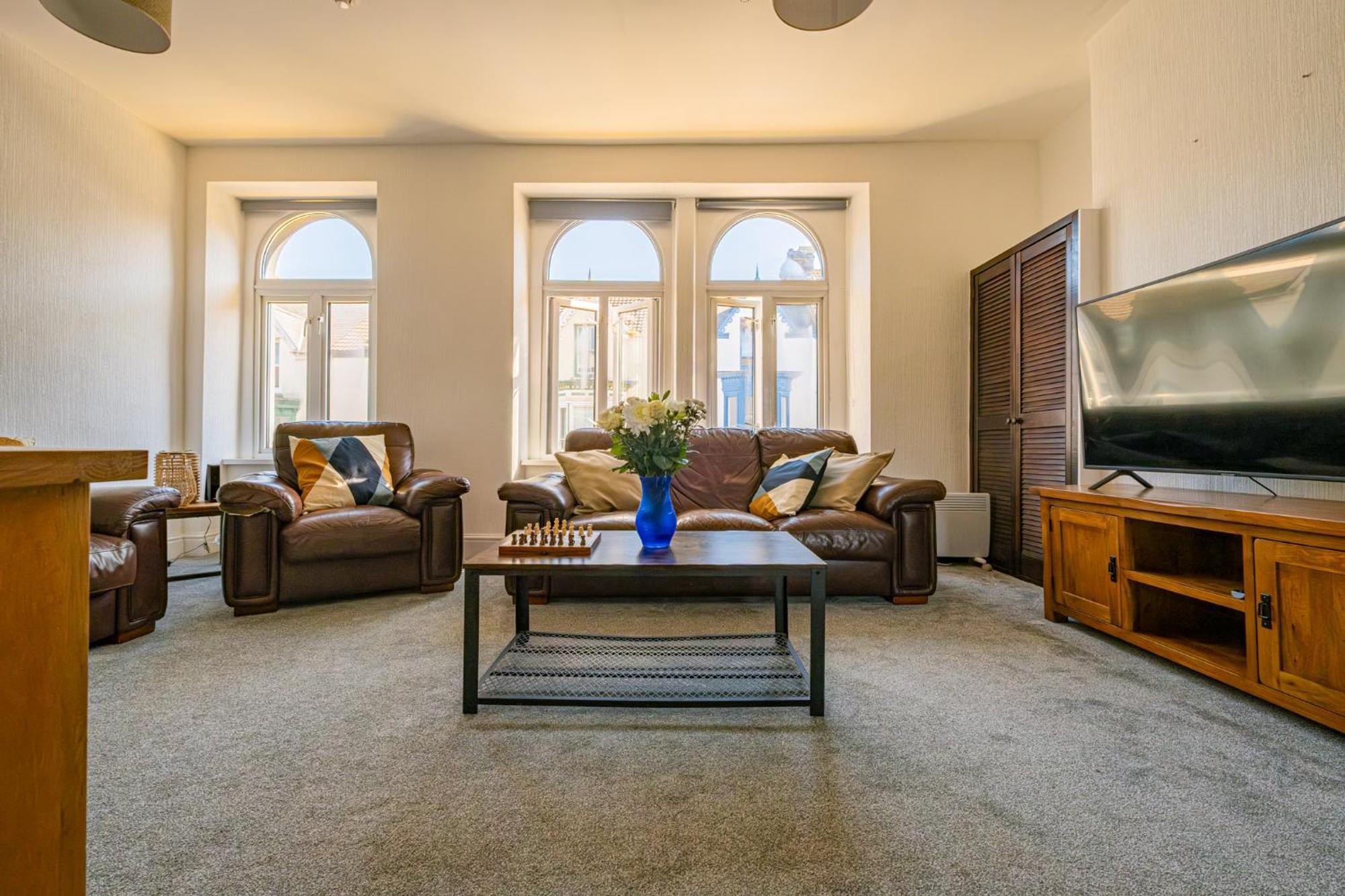 Castleview Coastal Comfort With 2 Parking Spaces Oystermouth Exterior foto